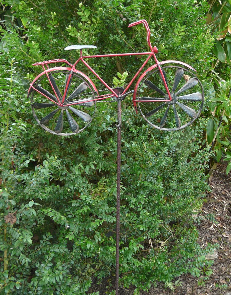 Windrad Gartenstecker Windspiel Fahrrad rot Metall